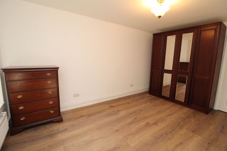 £1,300 - To Let - Photo 3