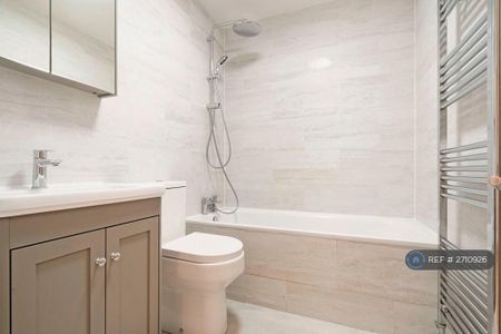 4 bedroom terraced house to rent - Photo 5