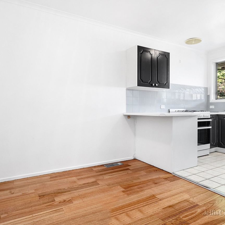 2/7 La Frank Street, Burwood - Photo 1