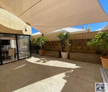 Amazing tri-level family home in excellent location HOMEOPEN TUESDA... - Photo 2