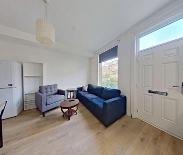 3 bedroom house to rent - Photo 2