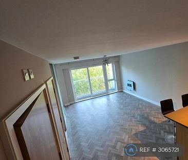 1 bedroom flat to rent - Photo 2