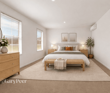 Light-filled townhouse living with focus on privacy & convenience - Photo 3