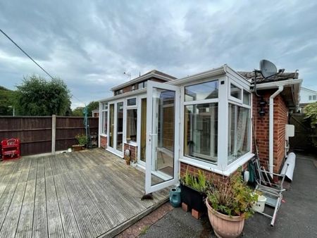 2 bedroom bungalow to rent - Photo 4