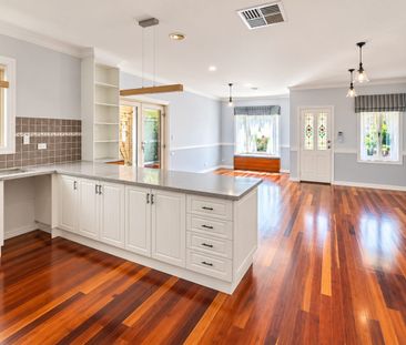 Comfortable & Convenient Living in the Heart of Craigieburn - Photo 4
