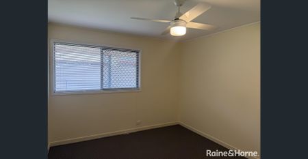 3 Bedroom Brick home with Single Garage - Photo 5