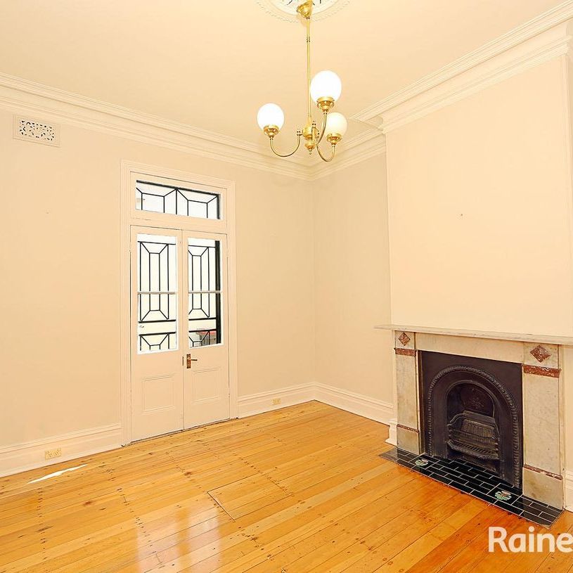 Located in sought after location - Photo 1