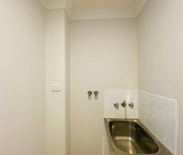 Modern Apartment In Ultra Convenient Location - Photo 6