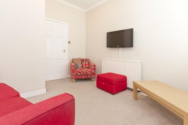 3 bedroom flat to rent - Photo 1