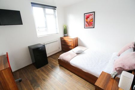 11 bedroom house to rent - Photo 3