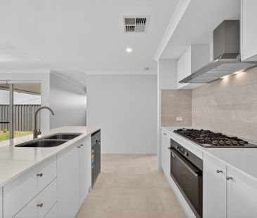 Modern Family Living - Photo 6