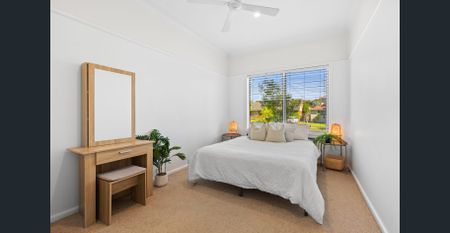 Light-Filled Family Home in a Peaceful Pocket - Photo 5