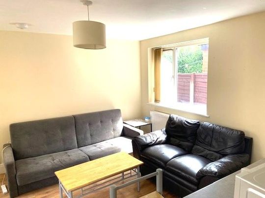 4 bedroom house to rent - Photo 1