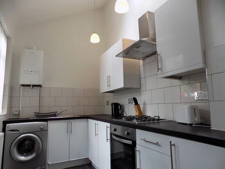 1 bedroom in a house share to rent - Photo 5