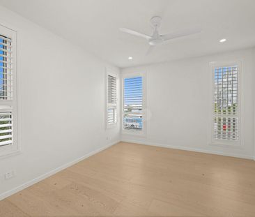 Viridian | Brand-New Architectural Luxury Moments from the Coast - Photo 4