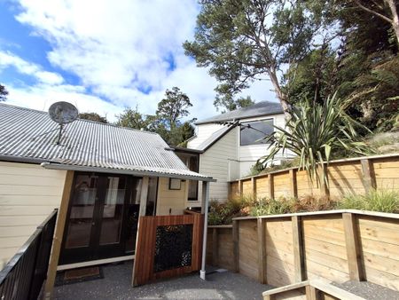 Secluded Wadestown Guest House - Photo 3