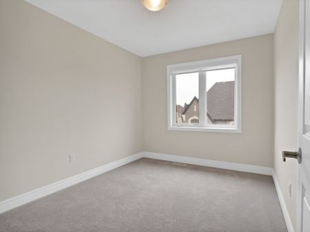 For Lease - 12 Marvin Avenue, Oakville, Ontario - Photo 4
