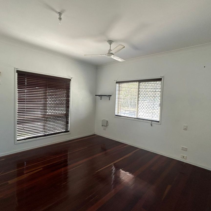 THIS BEAUTIFUL 3 BEDROOM HOME WITH A WRAP AROUND ENTERTAINMENT AREA IS AVAILABLE NOW! - Photo 1