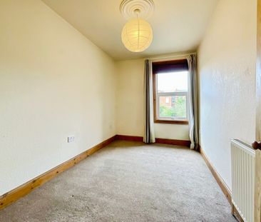 3 bedroom Mid Terraced House to let - Photo 6