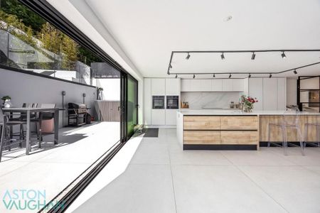 5 bedroom detached house to rent - Photo 3
