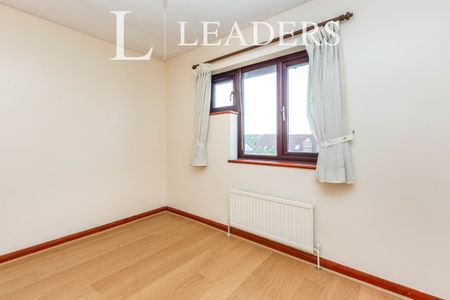 3 bedroom house to rent Engaine Drive, Shenley Church End, Milton Keynes, Buckinghamshire, MK5 - Photo 4