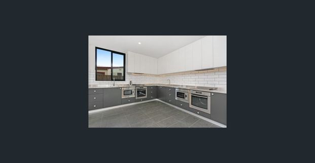 Single room in friendly Share house from $320 per week - Photo 1