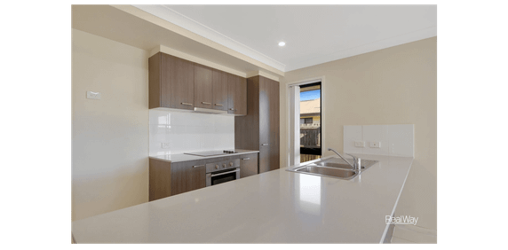 Comfortable Family Living in Peaceful Cambooya - Photo 2