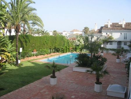 Alquiler de casa o chalet en Calle las Malvas, 1 - Photo 2