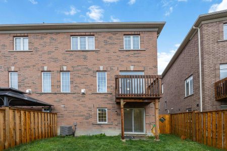 For Lease - 254 Silk Twist Drive, East Gwillimbury, Ontario - Photo 2