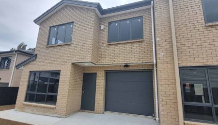 Beautiful Townhouse available for rent in Mangere East - Photo 3