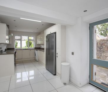 4 bedroom semi-detached house to rent - Photo 4