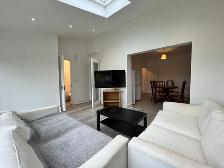 6 Bed Semi-Detached House, Conygre Road, BS34 - Photo 3