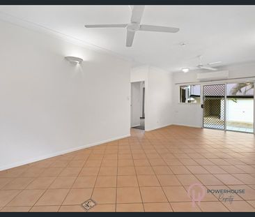 Two‑Bedroom Villa in Quiet Complex - Photo 1