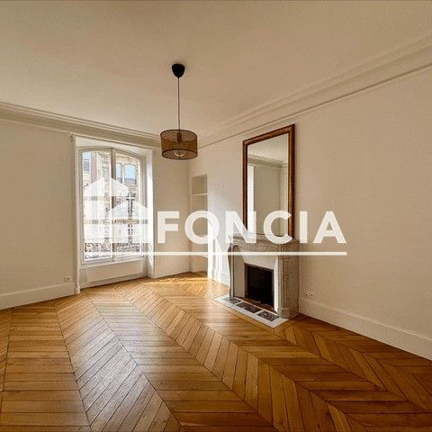 Appartement • Saint Placide - Photo 1