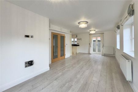 2 bedroom semi-detached house to rent - Photo 3