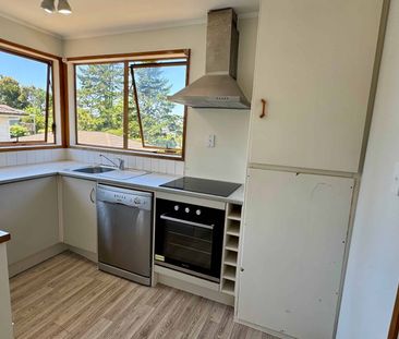 Bright & Tidy 3-Bedroom Gem - Photo 4