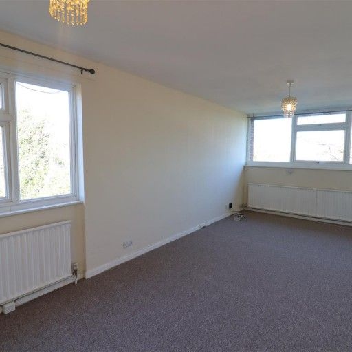 2 BED Flat To rent - Photo 1
