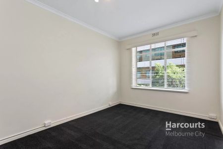 Fawkner Park Perfection: Rare Boulevard Opportunity! - Photo 3