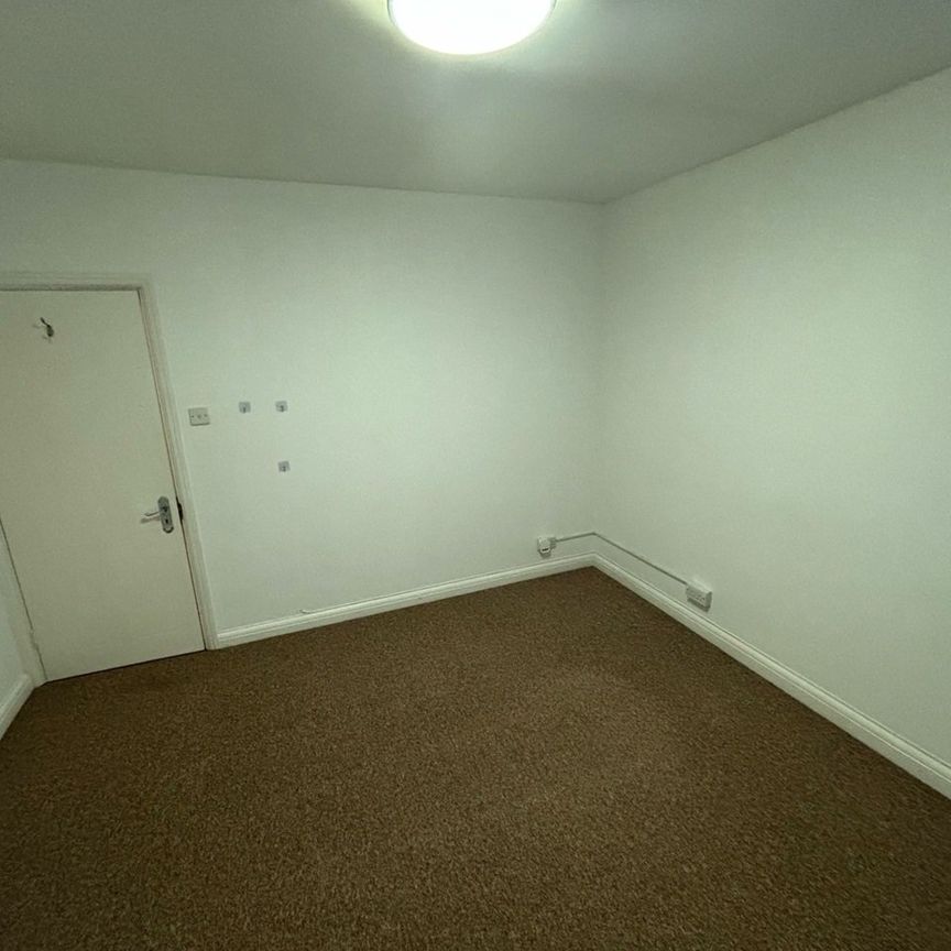 5 Bed Terraced House, Hove, BN3 - Photo 1