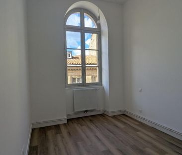 Location Appartement 3 pièces 57m² BORDEAUX 33000 - Photo 2