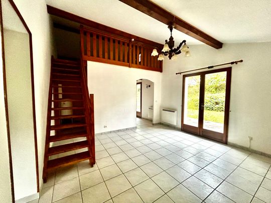 Location Appartement 4 pièces 63m² ST JEOIRE PRIEURE 73190 - Photo 1