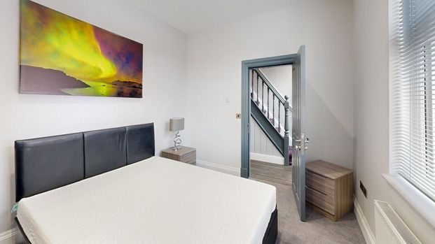 4 bedroom terraced house to rent - Photo 1