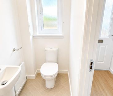 3 bedroom semi-detached house to rent - Photo 6