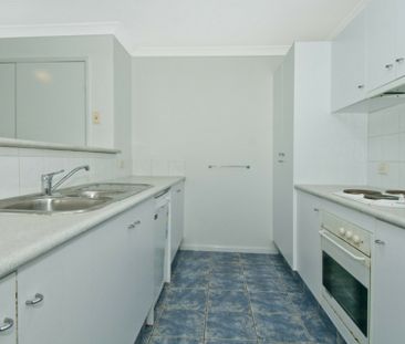 4 bedroom on a cul-de-sac? Perfection! - Photo 3