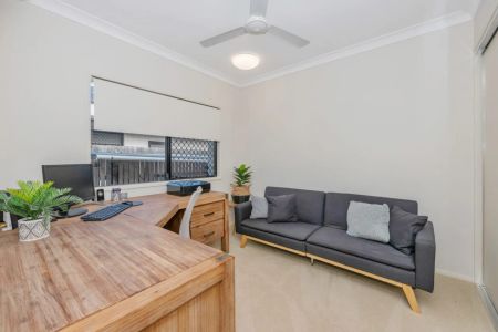 PERFECTION IN BURDELL - Photo 4