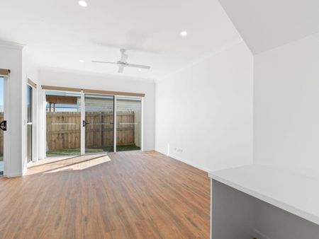 Bright and Modern Townhouse Moments from Bangalow Village - Photo 2