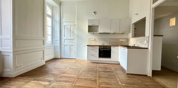 Location Appartement RENNES - CENTRE HISTORIQUE - Photo 2