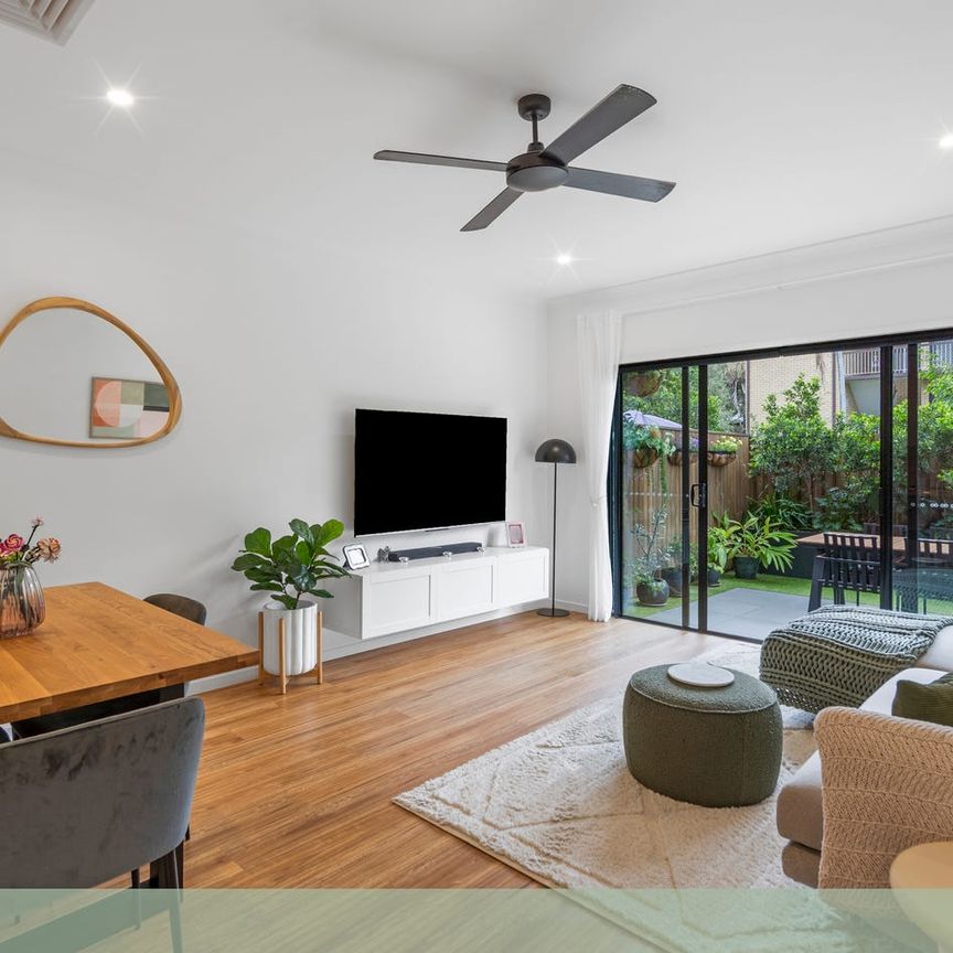 Modern Townhouse Living in Boutique Clayfield Complex - Photo 1