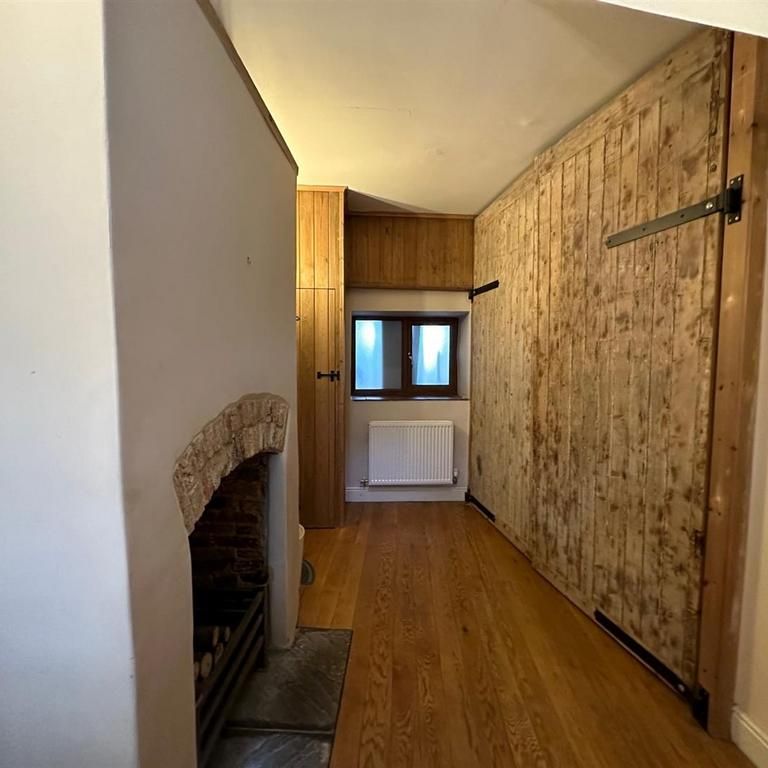 2 bedroom terraced house to rent - Photo 1