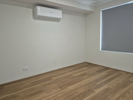 Low-Maintenance Family Home - Photo 2